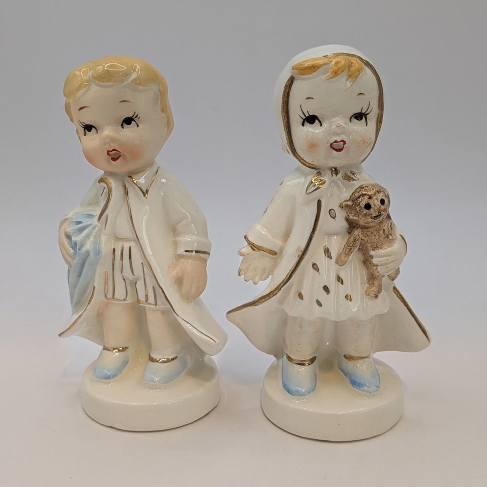 Vintage Victoria Ceramic Bor Girl Salt And Pepper Shakers Umbrella Teddy Bear